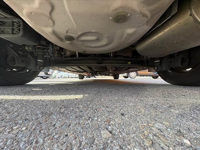 シエンタ ハイブリッドＧ　車検整備　ナビ　Ｂモニター　フルセグ　ＢＴ　ＤＶＤ　ＬＥＤヘッドライト　両電スライドドア　オートライト　プッシュスタート　スマートキーＸ２　電格ミラー　スタッドレス　革巻きステア　アームレスト（47枚目）