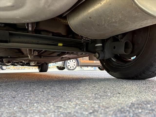 シエンタ ハイブリッドＧ　車検整備　ナビ　Ｂモニター　フルセグ　ＢＴ　ＤＶＤ　ＬＥＤヘッドライト　両電スライドドア　オートライト　プッシュスタート　スマートキーＸ２　電格ミラー　スタッドレス　革巻きステア　アームレスト（49枚目）