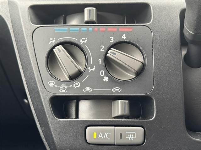 ミライース L SAIII 車検整備付 スマートアシストIII Aハイビーム キーレスキー アイドリングストップ CD AM/FMラジオ ヘッドライトレベライザー クリアランスソナー 2スピーカー 横滑り防止機能 AC(6枚目)