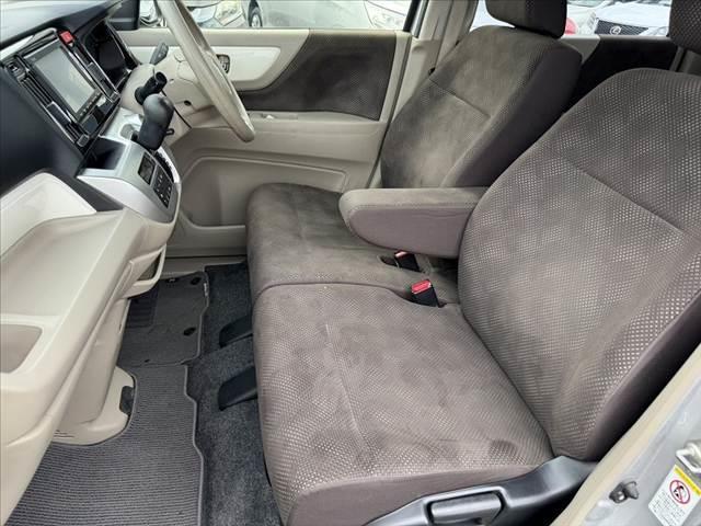 納車整備ついても第三者機関の指定工場で分解記録（法定整備）を実施し、車検を基準に不具合箇所、消耗部品は改善して納車させていただきます。