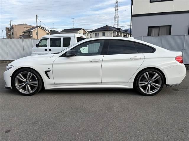 ４シリーズ ４２０ｉグランクーペ　Ｍスポーツ　禁煙車　中期　純正ナビ　サンルーフ　１９インチＡＷ　アダプティブＭサスペンション　Ｍスポーツブレーキ　ＬＥＤヘッドライト　ＬＥＤフォグ　Ｂモニ　フルセグ　ＢＴ　ドラレコ　ＥＴＣ　Ｐシート　電動Ｒゲート（12枚目）