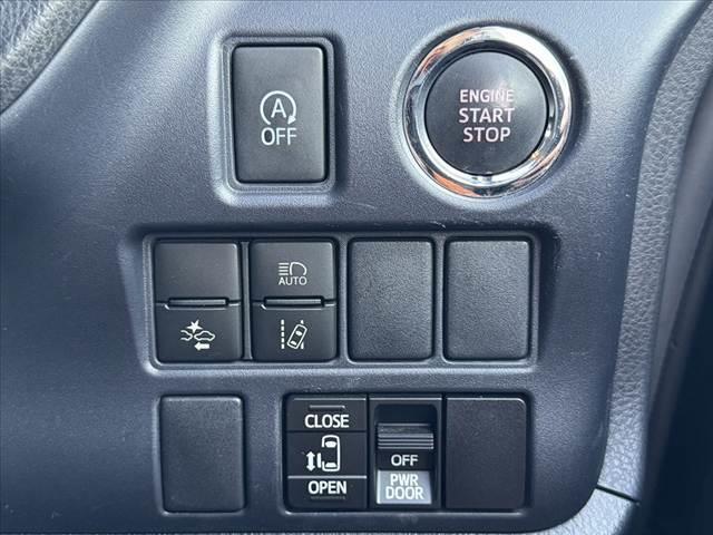 ヴォクシー Ｖ　車検整備付　禁煙車　フルセグナビ　セーフティセンスＣ　電動スライドドア　Ｐスタート　Ｂモニター　ＥＴＣ　ＬＥＤ　Ａハイビーム　先行車発進告知機能　クルコン　Ａライト　革巻きステアリング　ＢＴ　ステリモ（6枚目）