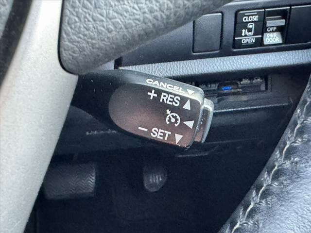 ヴォクシー Ｖ　車検整備付　禁煙車　フルセグナビ　セーフティセンスＣ　電動スライドドア　Ｐスタート　Ｂモニター　ＥＴＣ　ＬＥＤ　Ａハイビーム　先行車発進告知機能　クルコン　Ａライト　革巻きステアリング　ＢＴ　ステリモ（7枚目）