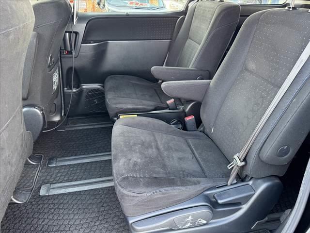 ヴォクシー Ｖ　車検整備付　禁煙車　フルセグナビ　セーフティセンスＣ　電動スライドドア　Ｐスタート　Ｂモニター　ＥＴＣ　ＬＥＤ　Ａハイビーム　先行車発進告知機能　クルコン　Ａライト　革巻きステアリング　ＢＴ　ステリモ（19枚目）