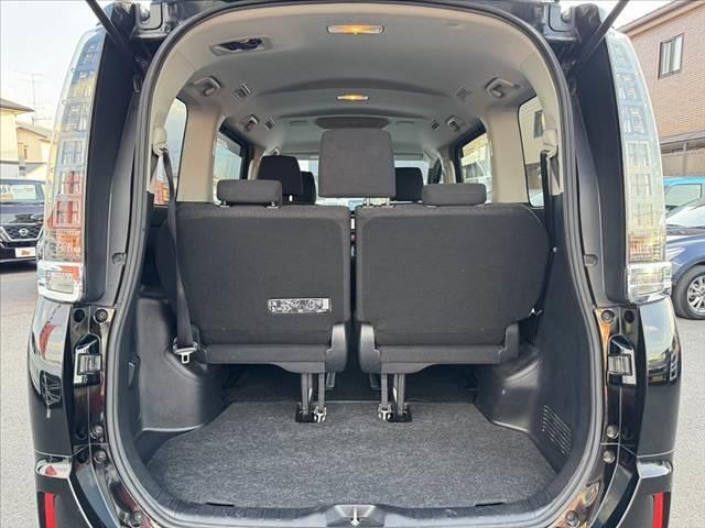 ヴォクシー Ｖ　車検整備付　禁煙車　フルセグナビ　セーフティセンスＣ　電動スライドドア　Ｐスタート　Ｂモニター　ＥＴＣ　ＬＥＤ　Ａハイビーム　先行車発進告知機能　クルコン　Ａライト　革巻きステアリング　ＢＴ　ステリモ（20枚目）