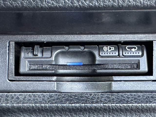 ヴォクシー Ｖ　車検整備付　禁煙車　フルセグナビ　セーフティセンスＣ　電動スライドドア　Ｐスタート　Ｂモニター　ＥＴＣ　ＬＥＤ　Ａハイビーム　先行車発進告知機能　クルコン　Ａライト　革巻きステアリング　ＢＴ　ステリモ（27枚目）