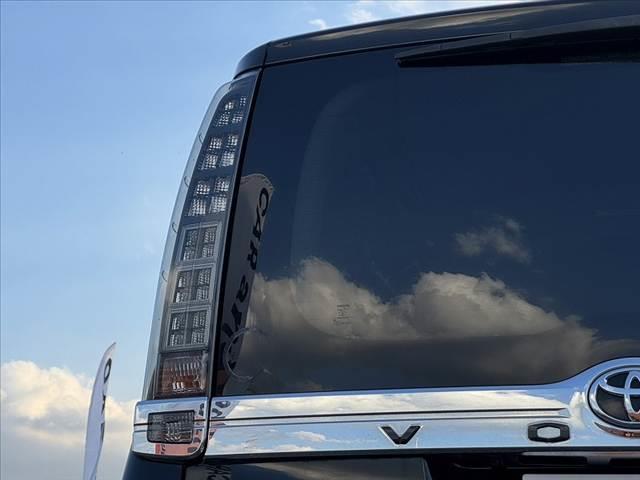 ヴォクシー Ｖ　車検整備付　禁煙車　フルセグナビ　セーフティセンスＣ　電動スライドドア　Ｐスタート　Ｂモニター　ＥＴＣ　ＬＥＤ　Ａハイビーム　先行車発進告知機能　クルコン　Ａライト　革巻きステアリング　ＢＴ　ステリモ（36枚目）