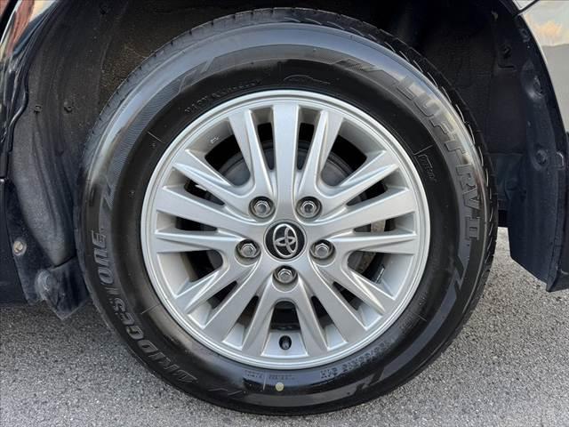 ヴォクシー Ｖ　車検整備付　禁煙車　フルセグナビ　セーフティセンスＣ　電動スライドドア　Ｐスタート　Ｂモニター　ＥＴＣ　ＬＥＤ　Ａハイビーム　先行車発進告知機能　クルコン　Ａライト　革巻きステアリング　ＢＴ　ステリモ（43枚目）