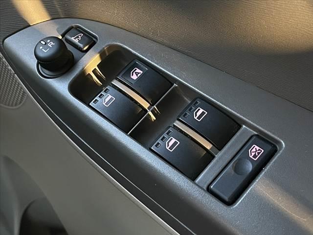 タント 　車検整備付　禁煙車　キーレス　両側スライドドア　横滑り防止装置　ＥＴＣ　アイドリングストップ　ＣＤオーディオ　電動格納ミラー　後席ロールサンシェード　ブラックリアスポイラー　ＳＲＳエアＢ　エアコン（6枚目）