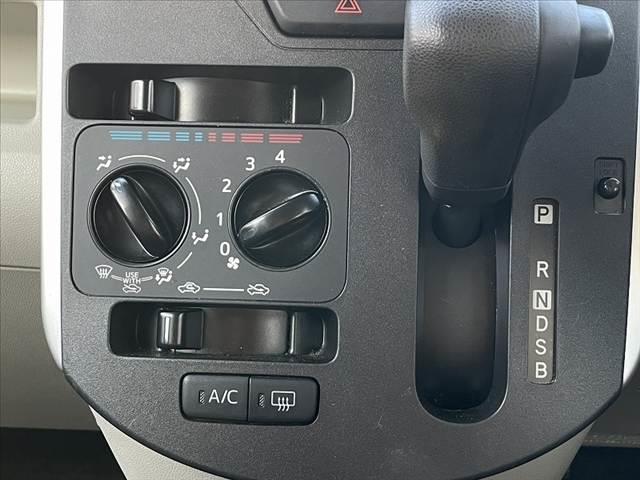 タント 　車検整備付　禁煙車　キーレス　両側スライドドア　横滑り防止装置　ＥＴＣ　アイドリングストップ　ＣＤオーディオ　電動格納ミラー　後席ロールサンシェード　ブラックリアスポイラー　ＳＲＳエアＢ　エアコン（24枚目）