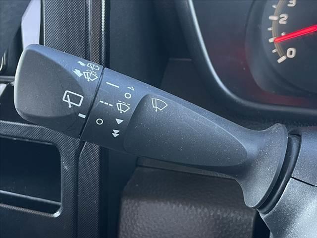 ルーミー Ｇ　後期　車検整備付　ナビ　スマアシ　シートヒーター　Ｂカメラ　両側電動スライドドア　ＥＴＣ　ドラレコ　Ｐスタート　ＬＥＤ　ＢＴ　Ａライト　ステリモ　Ｗエアバッグ　ＡＡＣ　シートアンダートレイ　Ａストップ（27枚目）