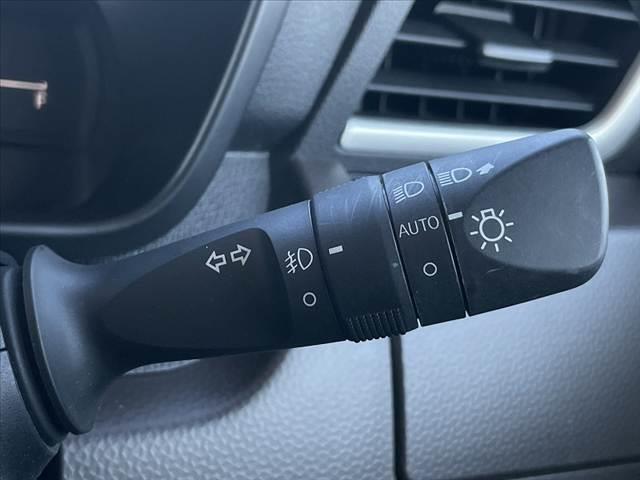 ルーミー Ｇ　後期　車検整備付　ナビ　スマアシ　シートヒーター　Ｂカメラ　両側電動スライドドア　ＥＴＣ　ドラレコ　Ｐスタート　ＬＥＤ　ＢＴ　Ａライト　ステリモ　Ｗエアバッグ　ＡＡＣ　シートアンダートレイ　Ａストップ（28枚目）