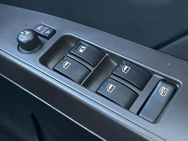 ルーミー Ｇ　後期　車検整備付　ナビ　スマアシ　シートヒーター　Ｂカメラ　両側電動スライドドア　ＥＴＣ　ドラレコ　Ｐスタート　ＬＥＤ　ＢＴ　Ａライト　ステリモ　Ｗエアバッグ　ＡＡＣ　シートアンダートレイ　Ａストップ（29枚目）