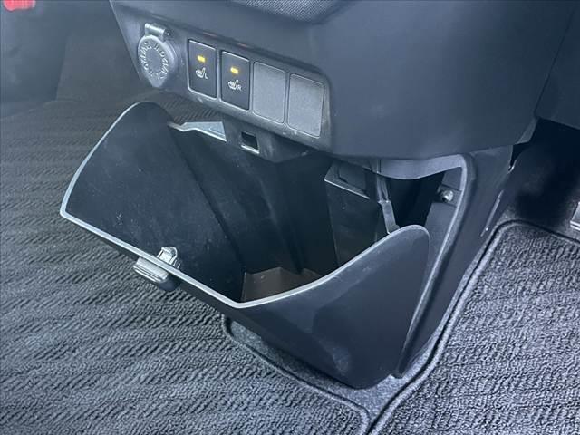 ルーミー Ｇ　後期　車検整備付　ナビ　スマアシ　シートヒーター　Ｂカメラ　両側電動スライドドア　ＥＴＣ　ドラレコ　Ｐスタート　ＬＥＤ　ＢＴ　Ａライト　ステリモ　Ｗエアバッグ　ＡＡＣ　シートアンダートレイ　Ａストップ（31枚目）