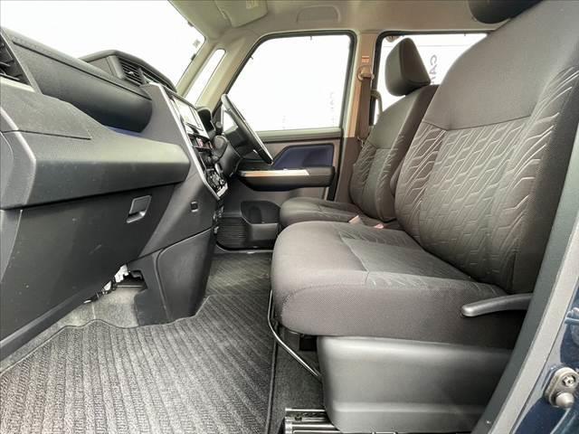 納車整備ついても第三者機関の指定工場で分解記録（法定整備）を実施し、車検を基準に不具合箇所、消耗部品は改善して納車させていただきます。