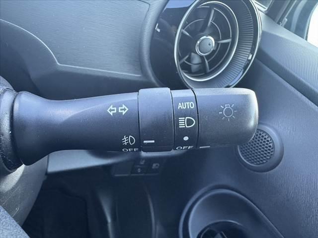 アクア Ｓスタイルブラック　後期　車検整備付　純正ナビ　全方位モニター　セーフティセンス　インテリジェントクリアランスソナー　ＬＥＤ　Ａライト　電動オート格納ドアミラー　Ｐスタート　アームレスト　Ｐガラス　Ｒワイパー　ドラレコ（7枚目）