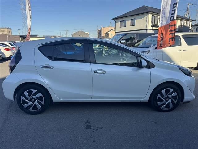 アクア Ｓスタイルブラック　後期　車検整備付　純正ナビ　全方位モニター　セーフティセンス　インテリジェントクリアランスソナー　ＬＥＤ　Ａライト　電動オート格納ドアミラー　Ｐスタート　アームレスト　Ｐガラス　Ｒワイパー　ドラレコ（11枚目）