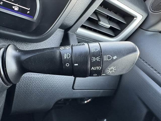 ルーミー カスタムＧ　Ｓ　禁煙車　ＳＡ２　８インチナビ　Ｂモニ　クルコン　両電　ＢＴ　ＤＶＤ再生　スマートキー　ＬＥＤ　フォグＬＥＤ　横滑り防止　ＡＡＣ　純正ＡＷ　電格ミラー　後席ロールサンシェード　シートアンダートレイ（25枚目）