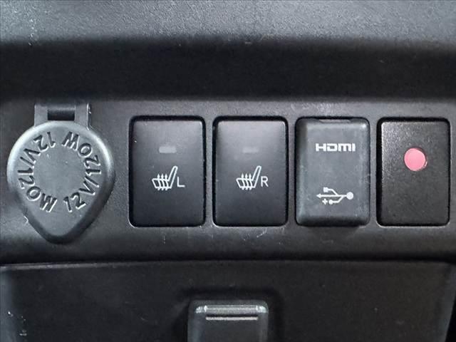 ルーミー カスタムＧ　車検整備付　禁煙車　フルセグナビ　Ｂカメラ　シートヒーター　両電スラ　ＢＴ　バックカメラ　ＥＴＣ　ステリモ　Ｐスタート　スマートキー　スペア　スマアシＩＩＩ　Ａライト　Ａハイビーム　ＬＥＤ　フォグ（6枚目）