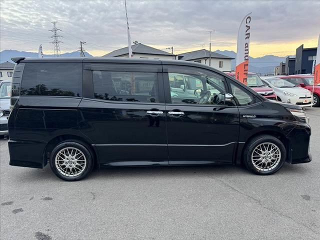 ヴォクシー ハイブリッドZS 煌II 車検整備付 禁煙車 フルセグナビ セーフティセンスC 電動スライドドア Pスタート Bモニター ETC LED Aハイビーム 先行車発進告知機能 クルコン Aライト 革巻きステアリング BT ステリモ(11枚目)