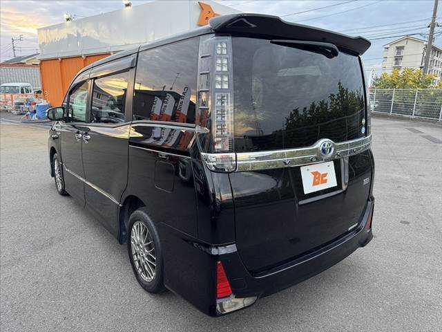 ヴォクシー ハイブリッドZS 煌II 車検整備付 禁煙車 フルセグナビ セーフティセンスC 電動スライドドア Pスタート Bモニター ETC LED Aハイビーム 先行車発進告知機能 クルコン Aライト 革巻きステアリング BT ステリモ(13枚目)