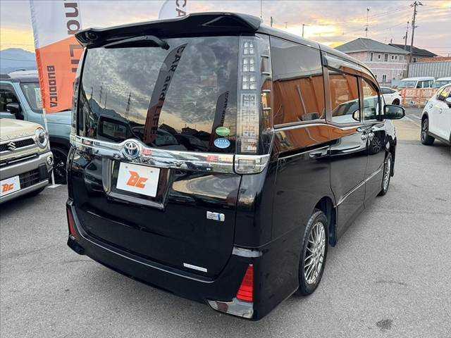 ヴォクシー ハイブリッドZS 煌II 車検整備付 禁煙車 フルセグナビ セーフティセンスC 電動スライドドア Pスタート Bモニター ETC LED Aハイビーム 先行車発進告知機能 クルコン Aライト 革巻きステアリング BT ステリモ(15枚目)