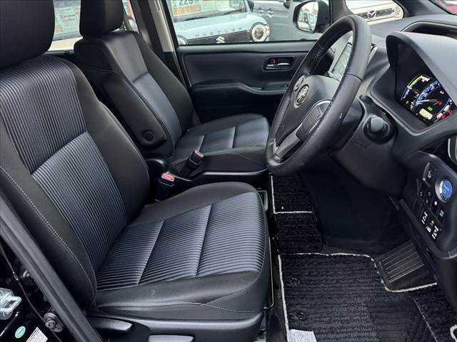 ヴォクシー ハイブリッドZS 煌II 車検整備付 禁煙車 フルセグナビ セーフティセンスC 電動スライドドア Pスタート Bモニター ETC LED Aハイビーム 先行車発進告知機能 クルコン Aライト 革巻きステアリング BT ステリモ(16枚目)