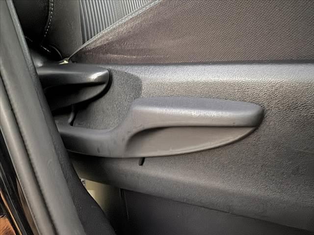 ヴォクシー ハイブリッドZS 煌II 車検整備付 禁煙車 フルセグナビ セーフティセンスC 電動スライドドア Pスタート Bモニター ETC LED Aハイビーム 先行車発進告知機能 クルコン Aライト 革巻きステアリング BT ステリモ(30枚目)