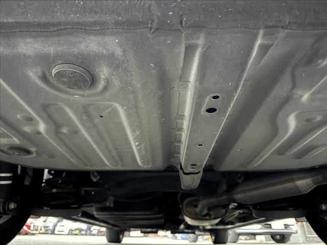 ヴォクシー ハイブリッドZS 煌II 車検整備付 禁煙車 フルセグナビ セーフティセンスC 電動スライドドア Pスタート Bモニター ETC LED Aハイビーム 先行車発進告知機能 クルコン Aライト 革巻きステアリング BT ステリモ(46枚目)