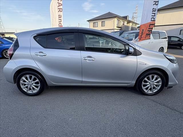 アクア S 後期 禁煙 純正ナビ Bモニター 地デジ ステリモ 社外15インチAW BT ETC Pガラス Rワイパー シートリフター シートバックポケット デジタルメーター キーレス アシストグリップ AAC(11枚目)