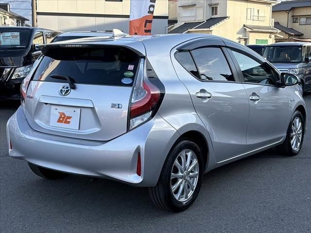 アクア S 後期 禁煙 純正ナビ Bモニター 地デジ ステリモ 社外15インチAW BT ETC Pガラス Rワイパー シートリフター シートバックポケット デジタルメーター キーレス アシストグリップ AAC(15枚目)