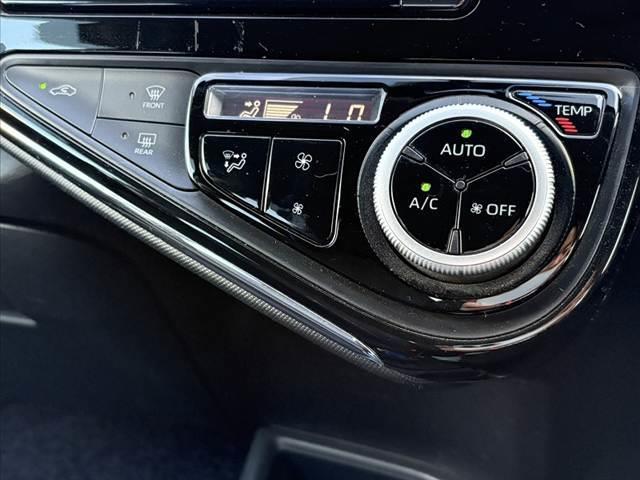 アクア S 後期 禁煙 純正ナビ Bモニター 地デジ ステリモ 社外15インチAW BT ETC Pガラス Rワイパー シートリフター シートバックポケット デジタルメーター キーレス アシストグリップ AAC(29枚目)