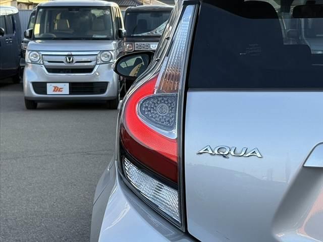 アクア S 後期 禁煙 純正ナビ Bモニター 地デジ ステリモ 社外15インチAW BT ETC Pガラス Rワイパー シートリフター シートバックポケット デジタルメーター キーレス アシストグリップ AAC(36枚目)