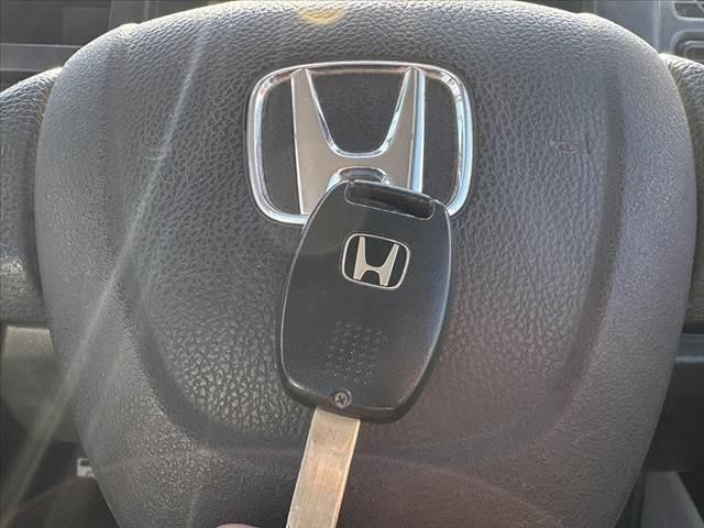 アクティトラック SDX 5速ミッション 車検整備付 リモコンキー マニュアルエアコン パワーウィンドウ パワードアロック 三方開荷台 ガードパイプ付トリイ 荷台作業灯 FMラジオ 社外12AW シガー ETC エアバッグ(3枚目)