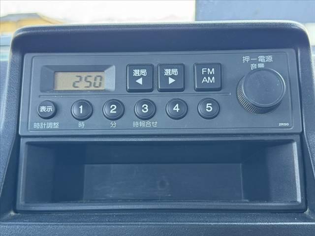 アクティトラック SDX 5速ミッション 車検整備付 リモコンキー マニュアルエアコン パワーウィンドウ パワードアロック 三方開荷台 ガードパイプ付トリイ 荷台作業灯 FMラジオ 社外12AW シガー ETC エアバッグ(19枚目)