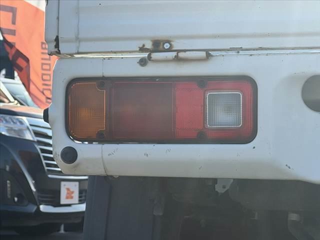 アクティトラック SDX 5速ミッション 車検整備付 リモコンキー マニュアルエアコン パワーウィンドウ パワードアロック 三方開荷台 ガードパイプ付トリイ 荷台作業灯 FMラジオ 社外12AW シガー ETC エアバッグ(32枚目)