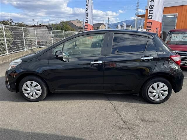 ヴィッツ Ｆ　セーフティーエディションＩＩＩ　後期　ナビ　セーフティＳ　ＬＥＤ　Ａライト　Ｂカメラ　ＢＴ　ＤＶＤ　ＥＴＣ　Ｐスタート　Ａ／Ｃ　Ｐガラス　フォグランプ　Ｗエアバッグ　バニティミラー　電格ミラー　ＡＢＳ　スマートエントリー（12枚目）