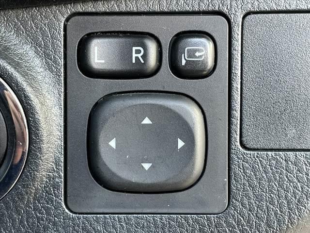 ヴィッツ Ｆ　セーフティーエディションＩＩＩ　後期　ナビ　セーフティＳ　ＬＥＤ　Ａライト　Ｂカメラ　ＢＴ　ＤＶＤ　ＥＴＣ　Ｐスタート　Ａ／Ｃ　Ｐガラス　フォグランプ　Ｗエアバッグ　バニティミラー　電格ミラー　ＡＢＳ　スマートエントリー（29枚目）