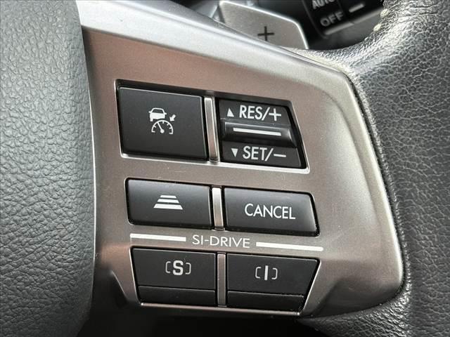 フォレスター ２．０ｉ－Ｌ　アイサイト　４ＷＤ　アイサイト　シートヒーター　ルーフレール　Ａライト　パワーシート　フルセグナビ　Ｂモニター　ＢＴ　ＤＶＤ　Ｐスタート　スマートキーＸ２　車線逸脱警報　レーダークルーズ　ＨＩＤ　純正１７ＡＷ（6枚目）