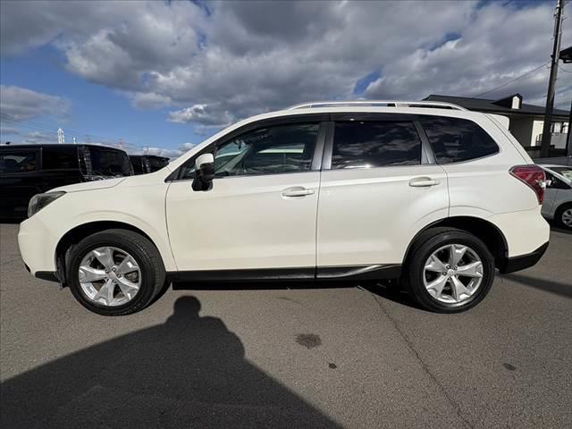 フォレスター ２．０ｉ－Ｌ　アイサイト　４ＷＤ　アイサイト　シートヒーター　ルーフレール　Ａライト　パワーシート　フルセグナビ　Ｂモニター　ＢＴ　ＤＶＤ　Ｐスタート　スマートキーＸ２　車線逸脱警報　レーダークルーズ　ＨＩＤ　純正１７ＡＷ（12枚目）