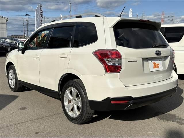 フォレスター ２．０ｉ－Ｌ　アイサイト　４ＷＤ　アイサイト　シートヒーター　ルーフレール　Ａライト　パワーシート　フルセグナビ　Ｂモニター　ＢＴ　ＤＶＤ　Ｐスタート　スマートキーＸ２　車線逸脱警報　レーダークルーズ　ＨＩＤ　純正１７ＡＷ（13枚目）