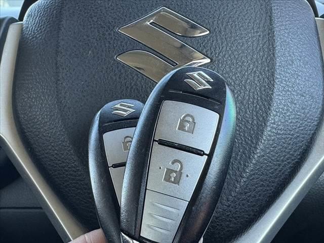 スイフト スタイル－ＤＪＥ　後期　社外ナビ　地デジ　ＢＴ　ＥＴＣ　ステリモ　クルコン　Ｐスタート　スマートキー　スペア　革巻きステア　シートヒーター　ＡＡＣ　純正１６インチＡＷ　横滑り防止　Ａストップ　ヘッドライトレベライザー（22枚目）