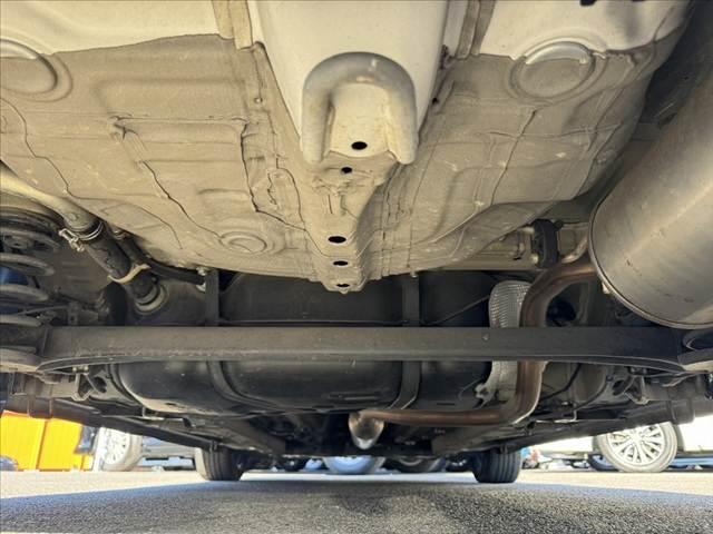 スイフト スタイル－ＤＪＥ　後期　社外ナビ　地デジ　ＢＴ　ＥＴＣ　ステリモ　クルコン　Ｐスタート　スマートキー　スペア　革巻きステア　シートヒーター　ＡＡＣ　純正１６インチＡＷ　横滑り防止　Ａストップ　ヘッドライトレベライザー（46枚目）