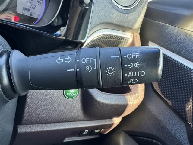 N-WGNカスタム G・ターボパッケージ 後期 純正HDDナビ 革シート Pシート シートヒーター Bモニター HID フォグ クルコン AW 革巻きステアリング AAC Pスタート VSC TRC 電動格納ドアミラー リアアンダースポイラー(25枚目)