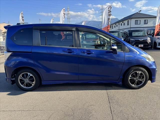 �K���X�R�[�e�B���O�Ȃǂ��s���Ă���܂��B�v���̋Ǝ҂ɂ��A�{�H�ł��̂ł����S���Ă����݂��������B