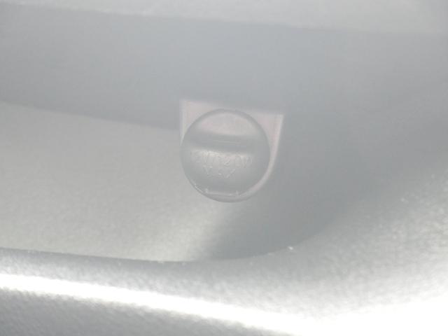 シエンタ ハイブリッドG 純正ナビ バックモニター ETC プッシュスタート 両側パワースライド LEDヘッドライト ドライブレコーダー オートハイビーム 車線逸脱警報 衝突被害軽減システムプリクラッシュセーフティ付き(19枚目)