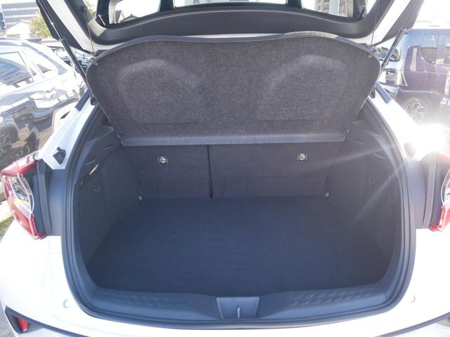 トランク（トノカバー付きです）