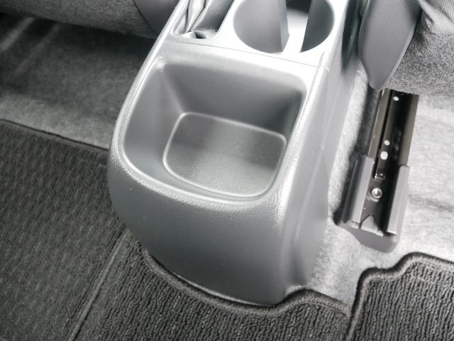 ヤリス X ディスプレイオーディオ バックモニター ETC プッシュスタート ドライブレコーダー オートハイビーム 車線逸脱警報 衝突被害軽減システムプリクラッシュセーフティ付き(40枚目)