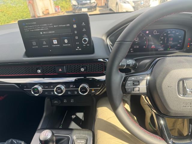 シビック RS ワンオーナー 純正フロアマット ホンダコネクトディスプレイ Bカメラ BOSEサウンドシステム ホンダセンシング パワーシート シートヒーター フルLEDヘッドランプ  純正18インチAW(11枚目)