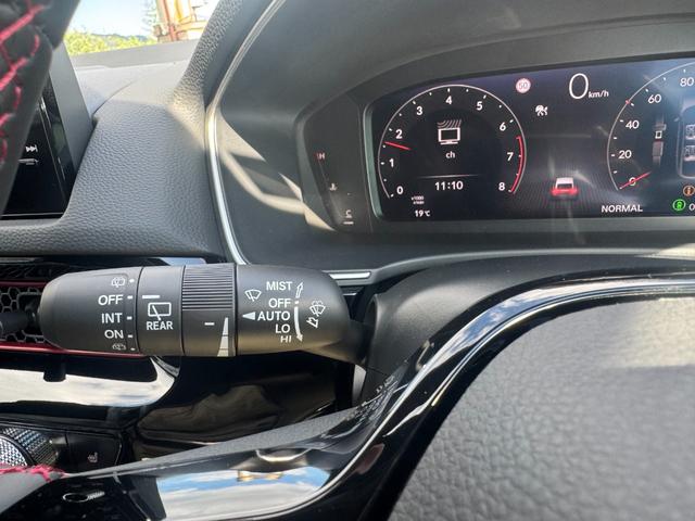 シビック RS ワンオーナー 純正フロアマット ホンダコネクトディスプレイ Bカメラ BOSEサウンドシステム ホンダセンシング パワーシート シートヒーター フルLEDヘッドランプ  純正18インチAW(12枚目)